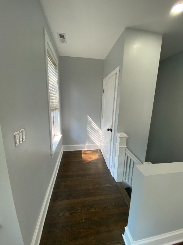 Building Photo - 3327 N Hamilton Ave