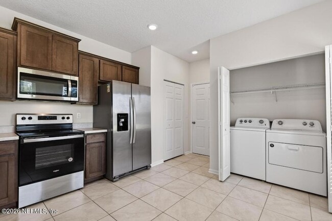 Building Photo - 909 Capitol Pkwy