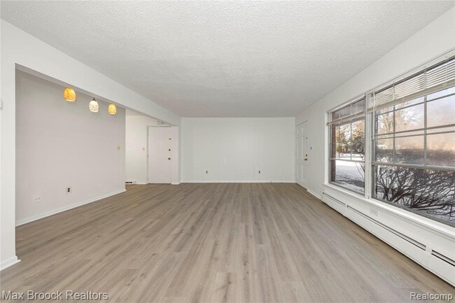 Building Photo - 3206 Shenandoah Dr