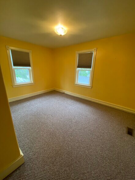 Bedroom 3 - 221 Dickinson Rd