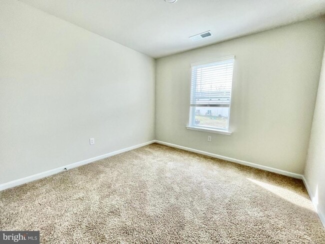 Building Photo - 87 Filbert Dr