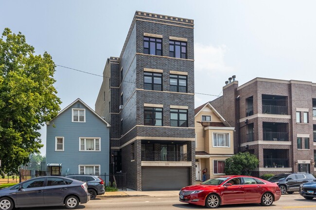 Primary Photo - 3253 N Elston Ave