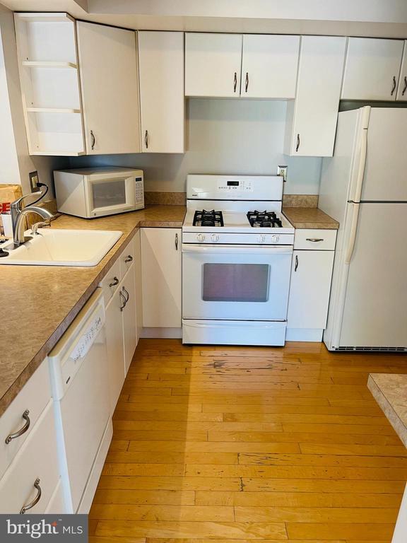 Building Photo - 1908 Society Pl