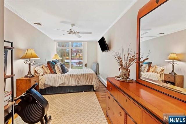 Building Photo - 954 Pines Terrace