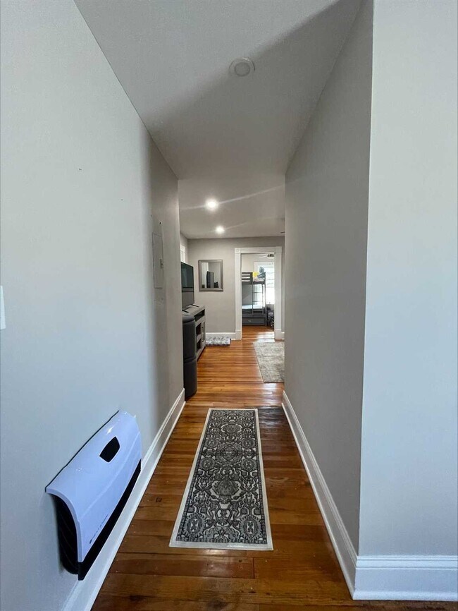 Building Photo - 138 Church St