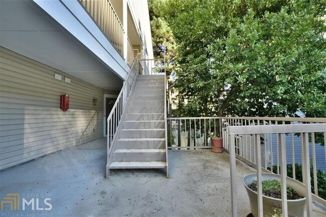 Building Photo - 1282 Keys Lake Dr NE