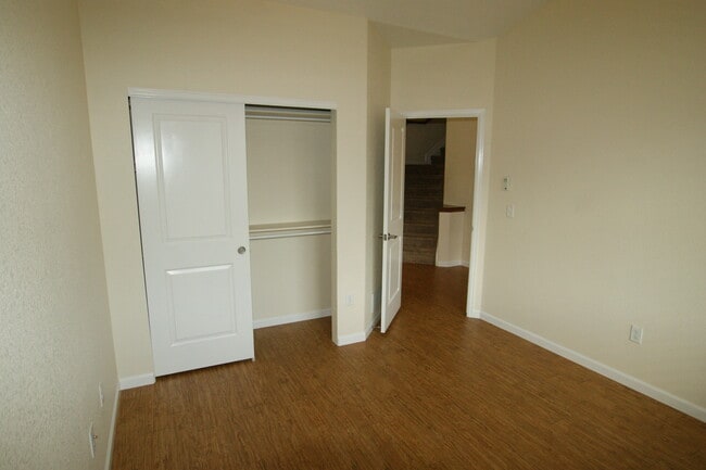 Building Photo - 426 Saint Ida Cir