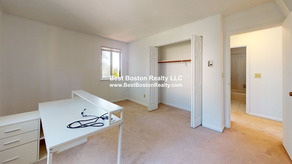 Building Photo - 41 Belmont St