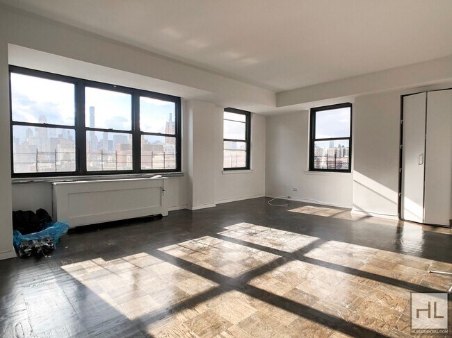 Primary Photo - East 82nd Street