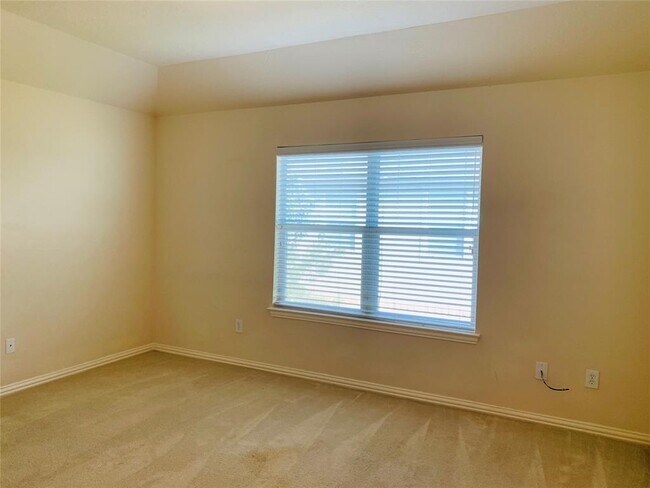Building Photo - 2516 Brittany Lakes Dr