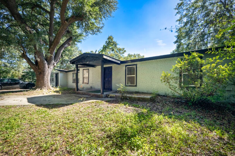 Building Photo - 304 Bernard Rd