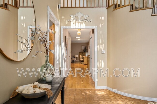 Building Photo - 1577 E Tomahawk Dr