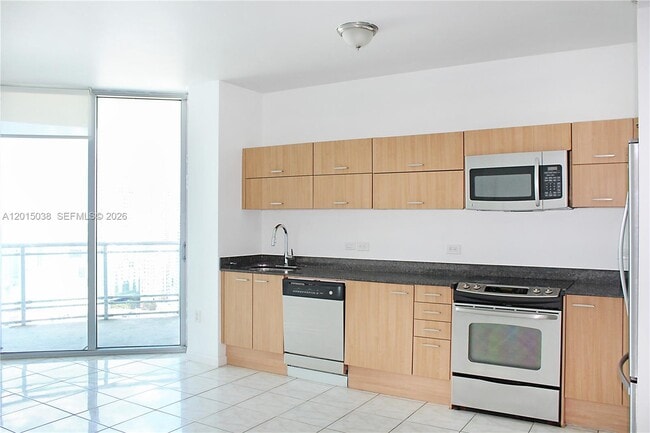 Building Photo - 350 S Miami Ave