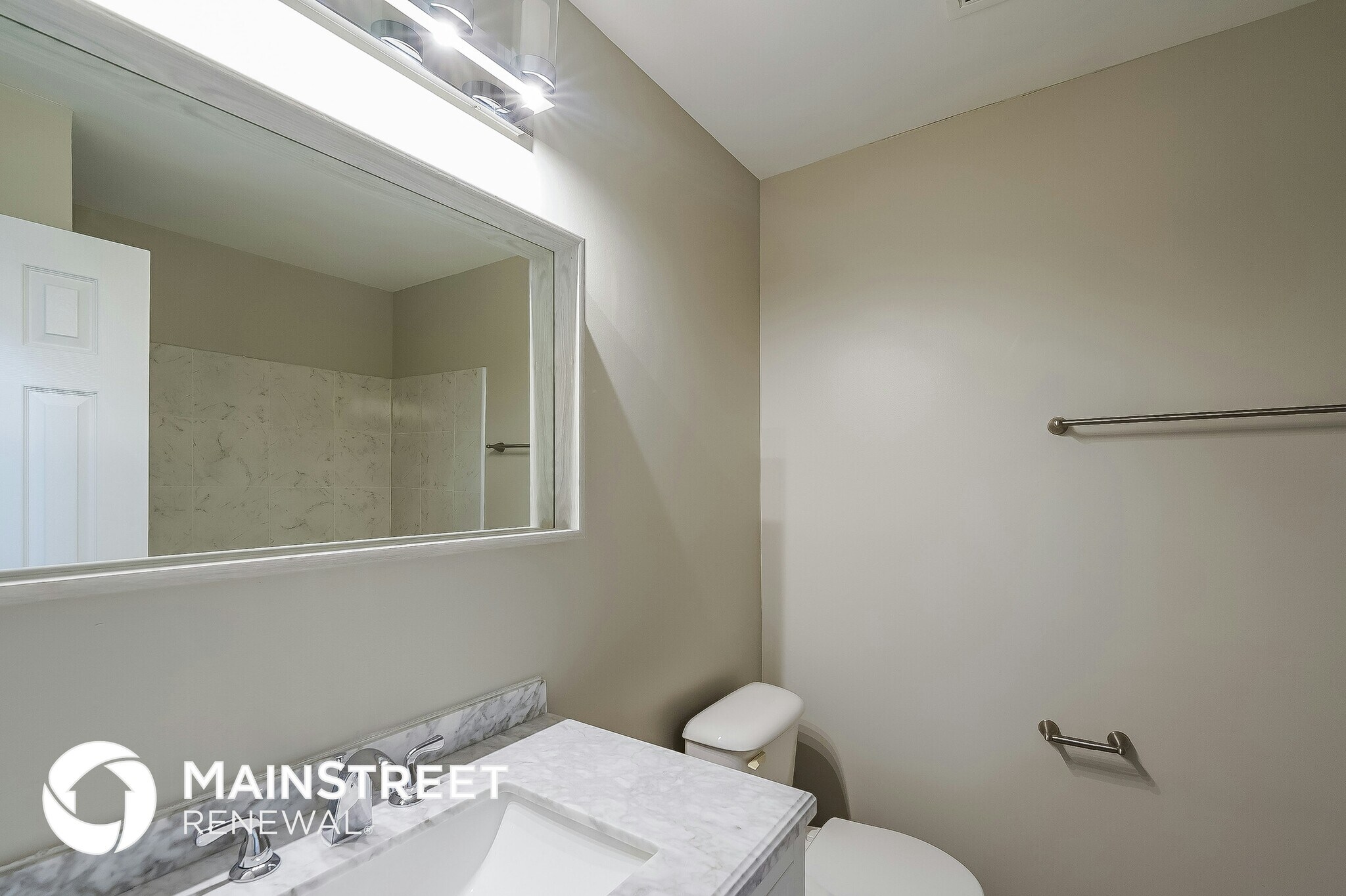 Building Photo - 6820 Briarwood Dr