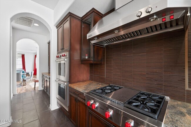 Building Photo - 9651 Sagebrush Ave