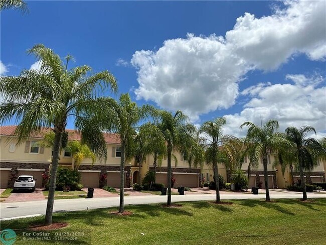 Building Photo - 9428 SW Merlin Ct