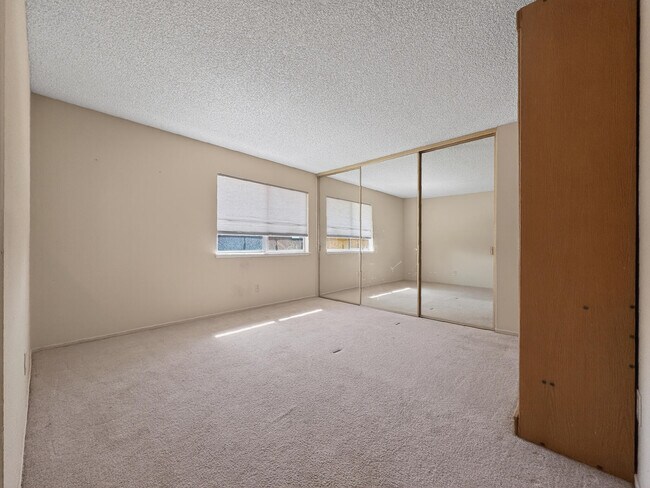 Building Photo - 76946 Kentucky Ave