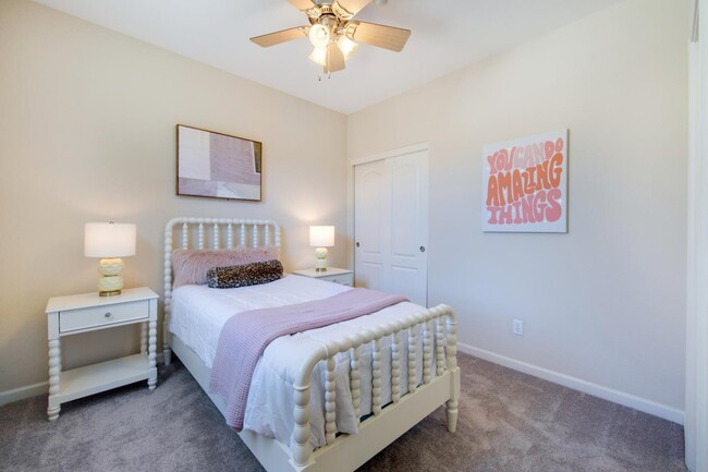 Building Photo - 895 Gaspar Vis