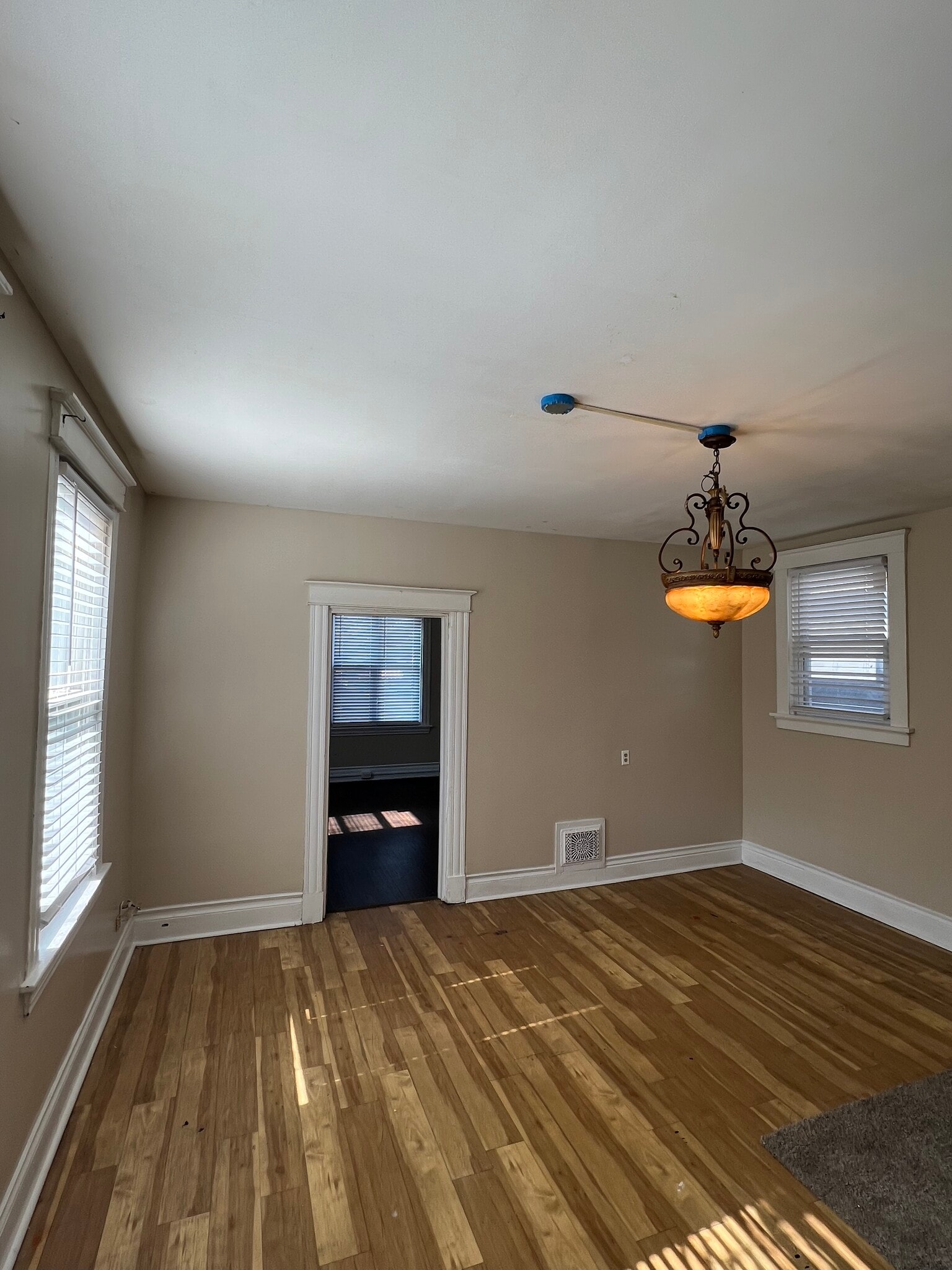 Family Room - 5108 Silver St