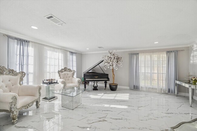 Building Photo - 11306 Avon Pl