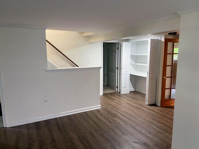 Building Photo - 5602 Hawthorne St