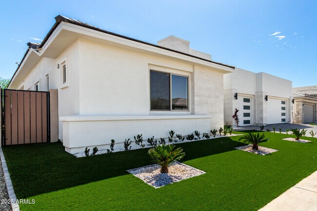 Building Photo - 12469 N 93rd Way