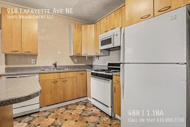 Building Photo - 918 Lafayette Ave NE