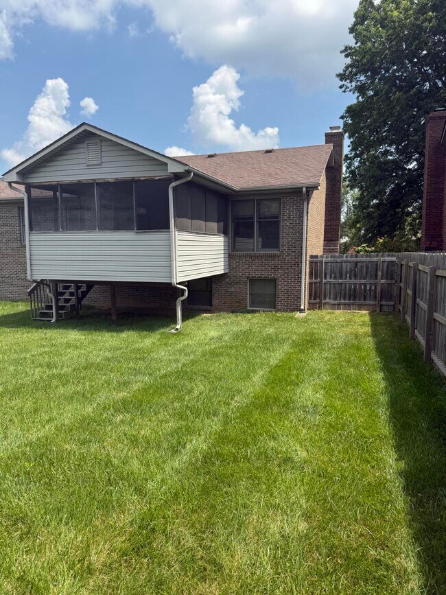 Building Photo - 464 Stone Creek Dr