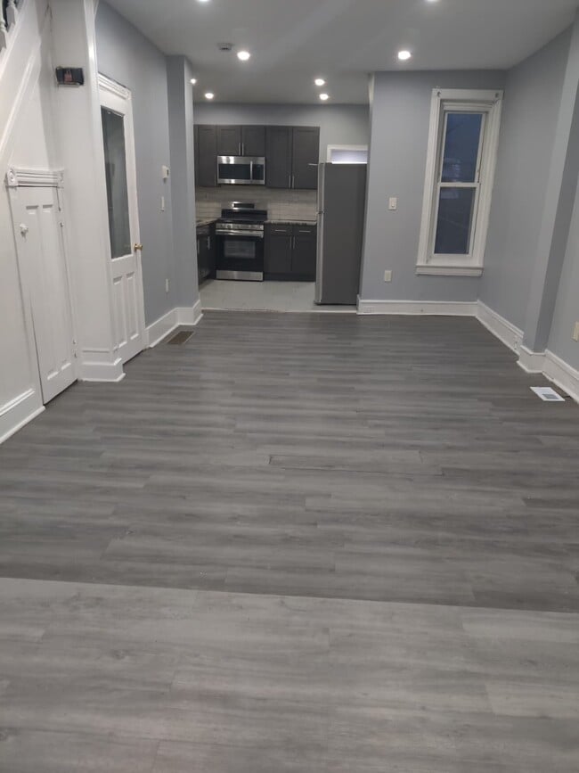 Building Photo - 135 N 51st St