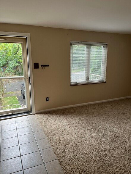 Building Photo - 709 Vallevista Ave