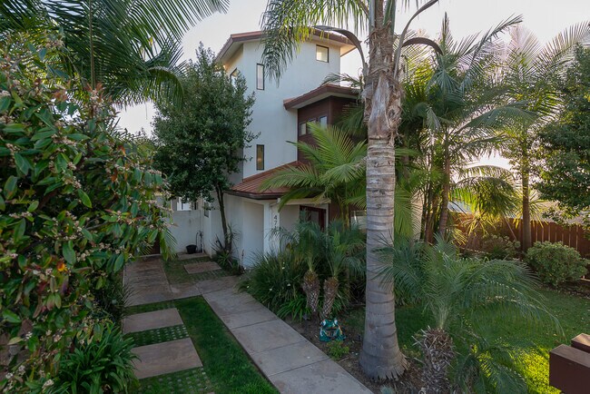 Primary Photo - 4719 Coronado Ave