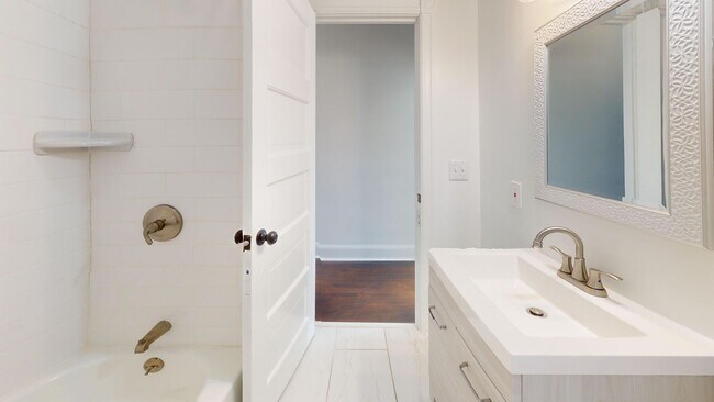 Building Photo - Four Bedroom 2,500 Square Foot House W/Back Patio, Multiple Kitchens/Laundry Facilities