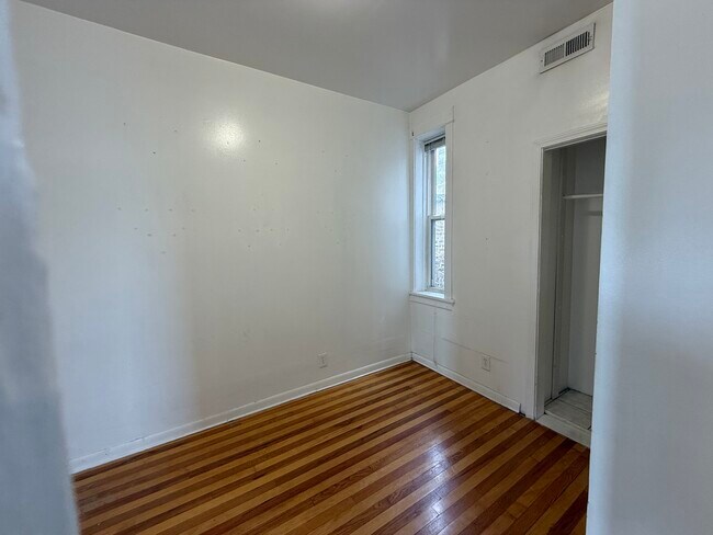 Building Photo - 2818 N Mozart St