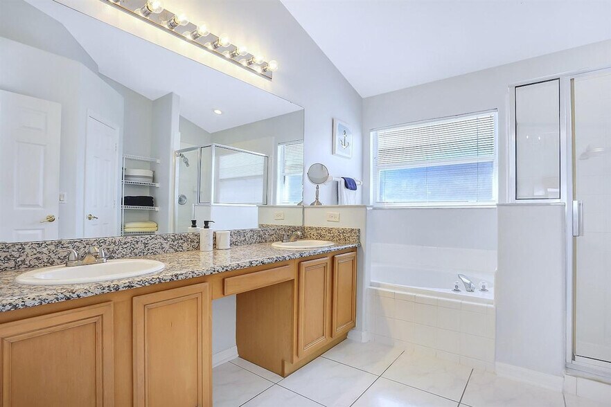 Building Photo - 7832 Myrtle Oak Ln