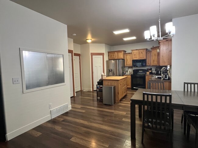 Building Photo - 7552 Lexi Loop