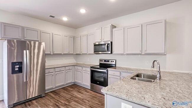 Building Photo - 403 Edgebrook Dr