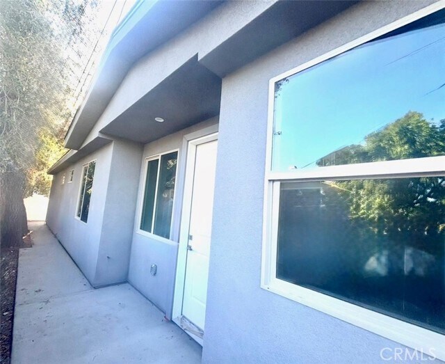 Building Photo - 317 N Shamrock Ave
