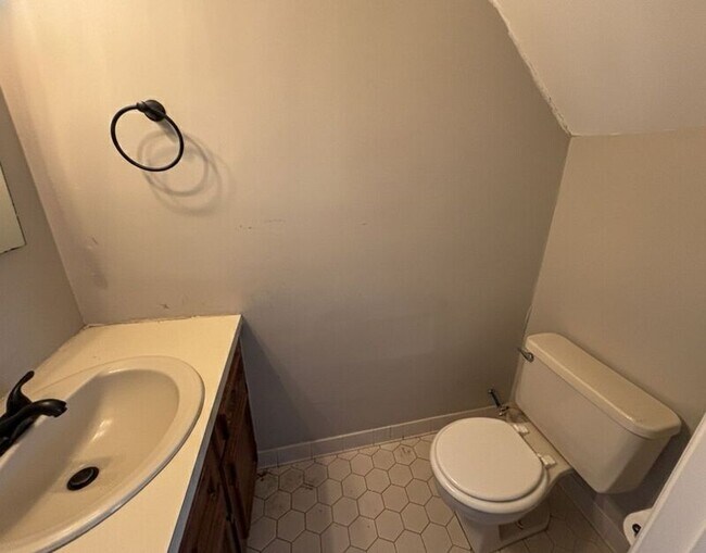 Building Photo - 2404 Quail Hollow Ct