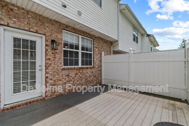 Building Photo - 612 Spence Enclave Way