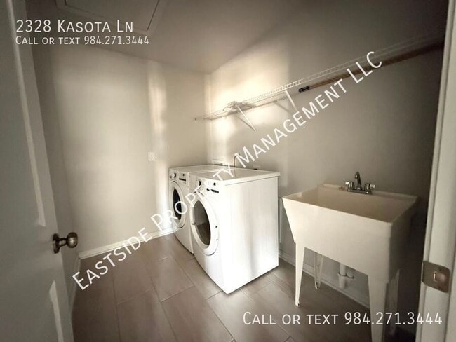 Building Photo - 2328 Kasota Ln
