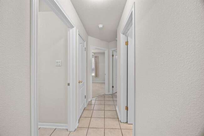 Building Photo - 10133 Cassandra Dr