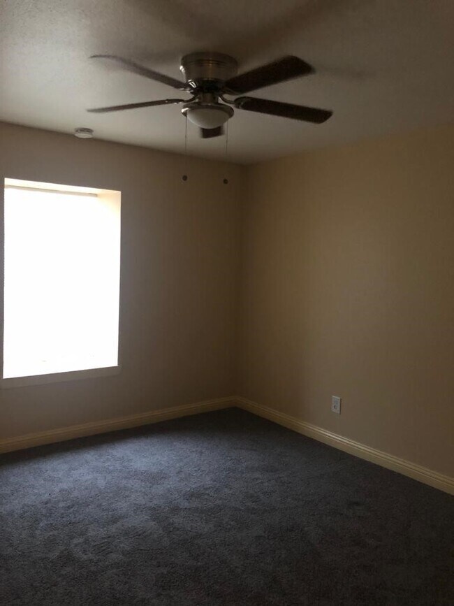 Building Photo - 8933 Gaylord Dr