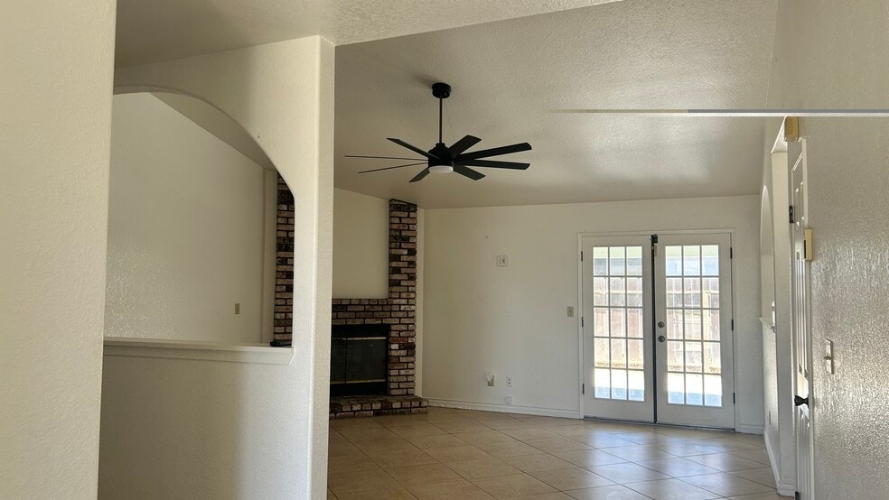 Building Photo - 1691 Yorktown Ct