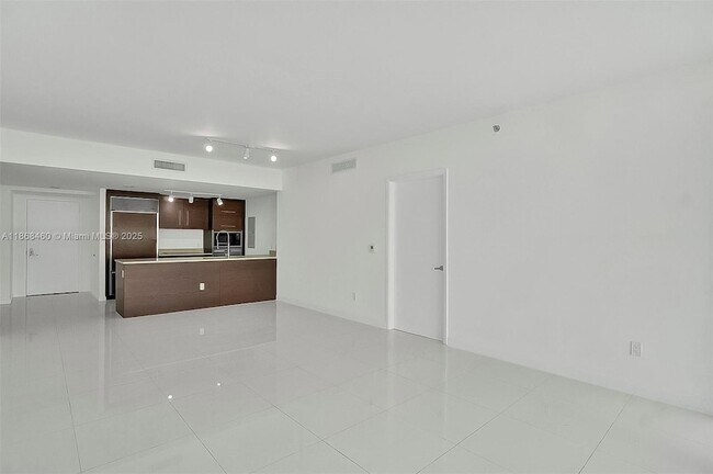 Building Photo - 465 Brickell Ave