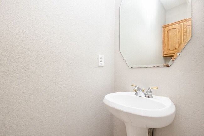 Building Photo - 2809 Ventanna Dr