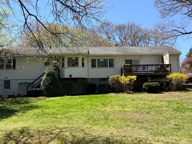 Building Photo - 28 Robinhood Rd