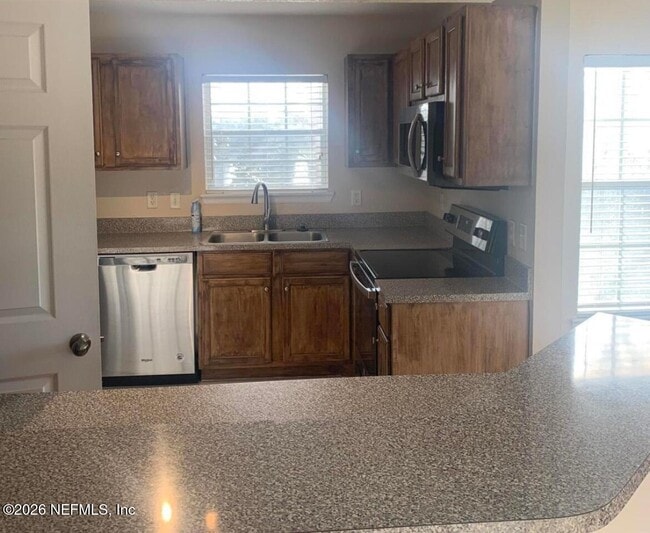 Building Photo - 7800 Point Meadows Dr