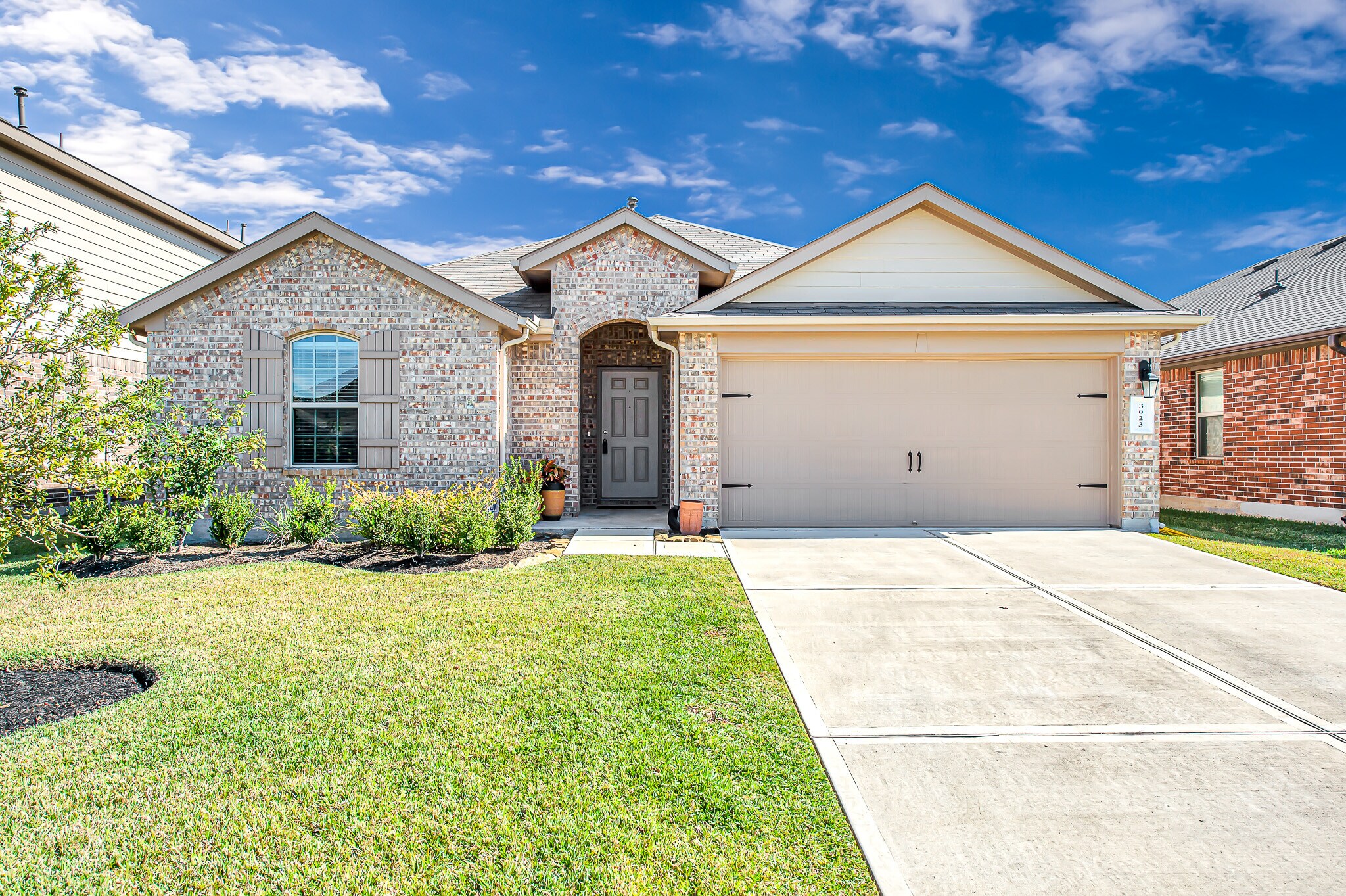 Building Photo - 3023 Dripping Springs Ct