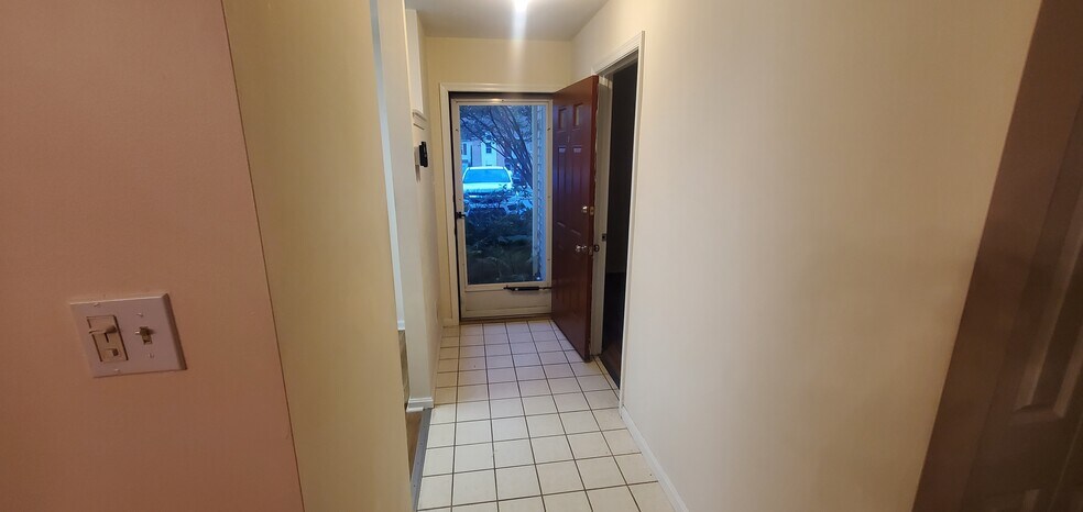 Building Photo - 432 Westridge Dr