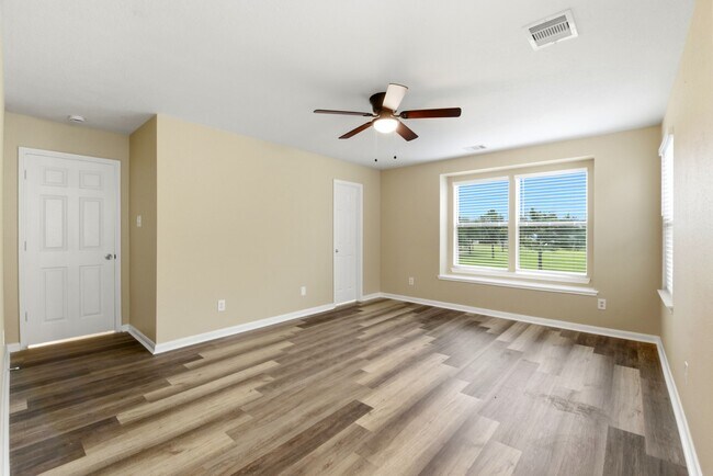 Building Photo - 1230 Grassy View Dr